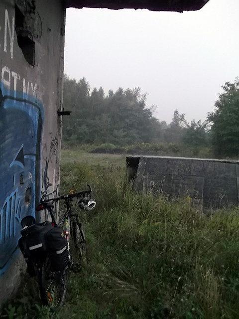 Tutaj częściowo przeczekałem ulewę