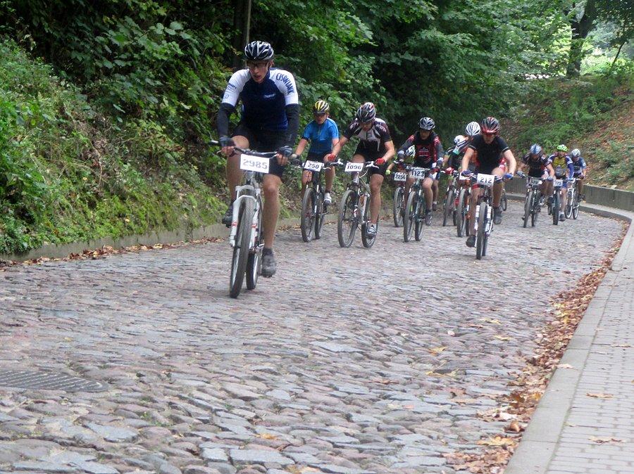 Mazovia MTB Kazimierz Dolny - pierwsza stromizna ulicy Zamkowej (15.5%/100 m)