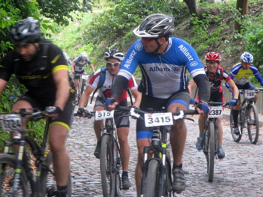Mazovia MTB Kazimierz Dolny - pierwsza stromizna ulicy Zamkowej (15.5%/100 m)