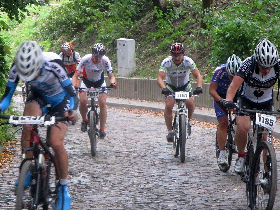 Mazovia MTB Kazimierz Dolny - pierwsza stromizna ulicy Zamkowej (15.5%/100 m)