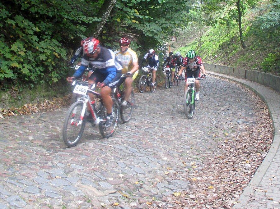 Mazovia MTB Kazimierz Dolny - druga stromizna ulicy Zamkowej (17.7%/100m + 14.0%/100m)