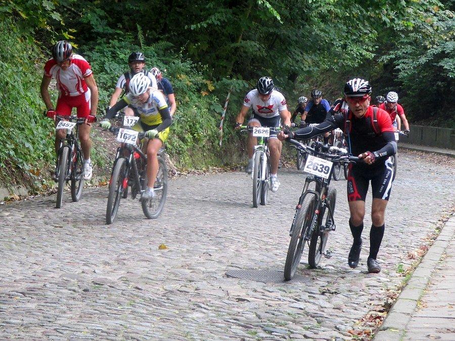 Mazovia MTB Kazimierz Dolny - druga stromizna ulicy Zamkowej (17.7%/100m + 14.0%/100m)