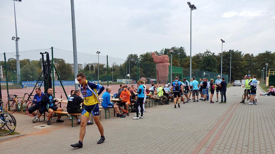 Maraton Kociewie Kołem. Na mecie. Posiłek na mecie, plus piwo