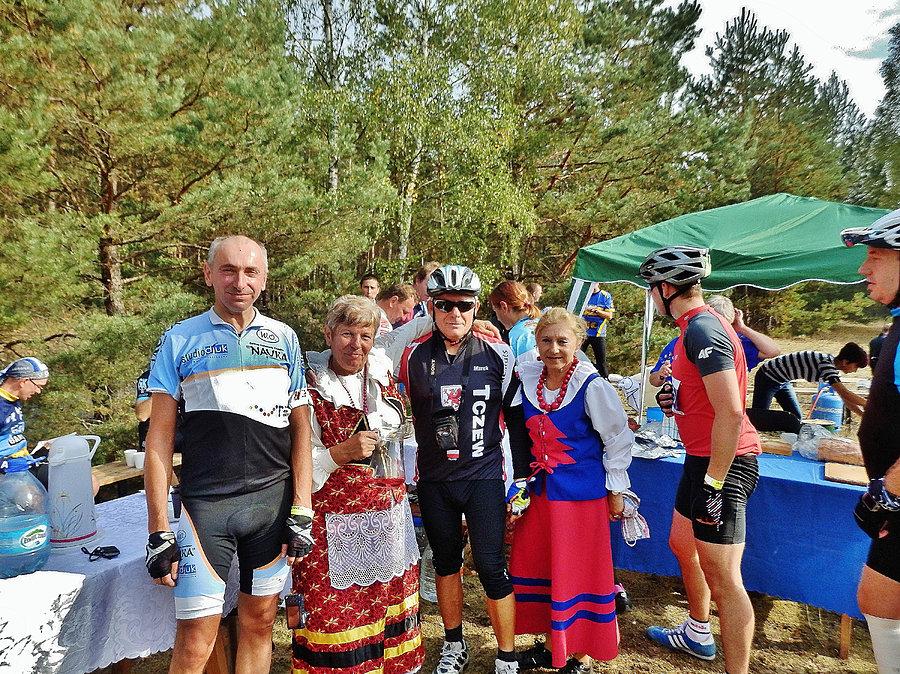 Maraton Kociewie Kołem. Bufet w Ocyplu. Mirek i ja :))