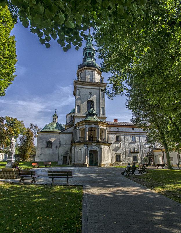 Wewnątrz zespółu klasztornego dominikanek w Świętej Annie