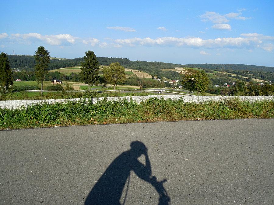 Na serpentynach z Izdebek