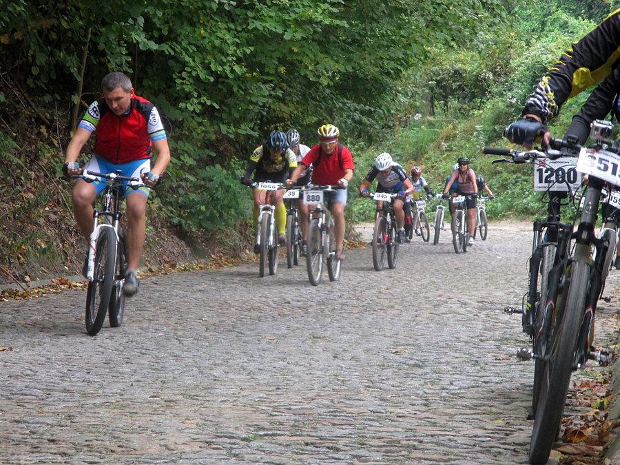 Mazovia MTB Kazimierz Dolny - druga stromizna ulicy Zamkowej (17.7%/100m + 14.0%/100m)