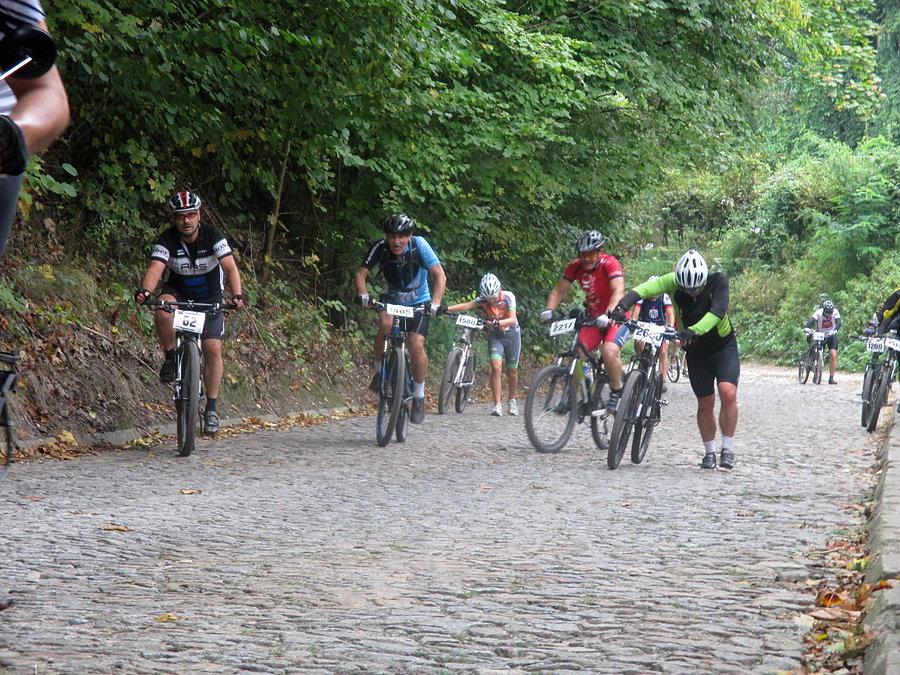 Mazovia MTB Kazimierz Dolny - druga stromizna ulicy Zamkowej (17.7%/100m + 14.0%/100m)