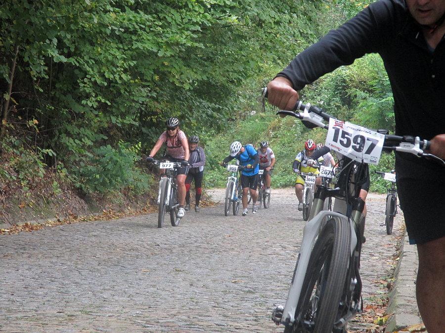 Mazovia MTB Kazimierz Dolny - druga stromizna ulicy Zamkowej (17.7%/100m + 14.0%/100m)