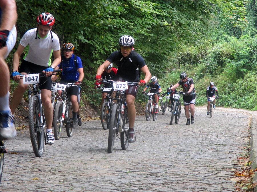 Mazovia MTB Kazimierz Dolny - druga stromizna ulicy Zamkowej (17.7%/100m + 14.0%/100m)