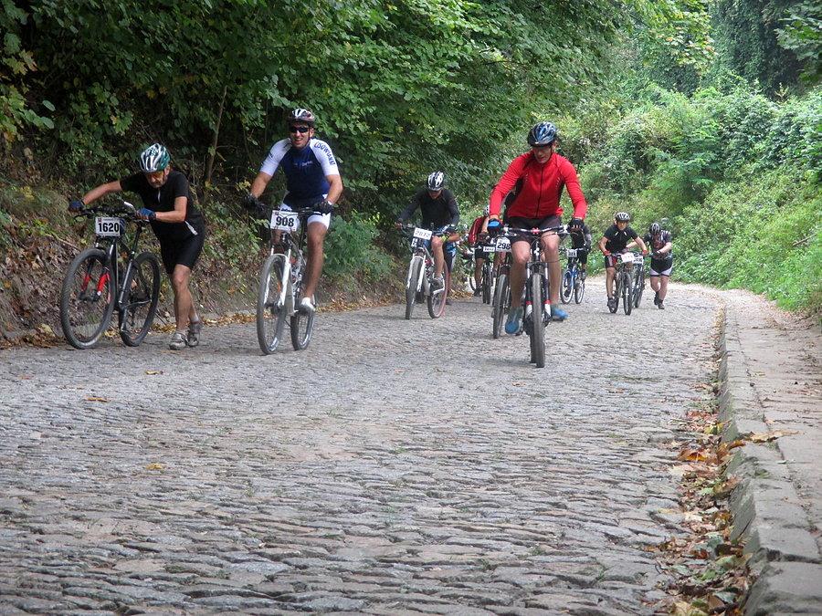 Mazovia MTB Kazimierz Dolny - druga stromizna ulicy Zamkowej (17.7%/100m + 14.0%/100m)