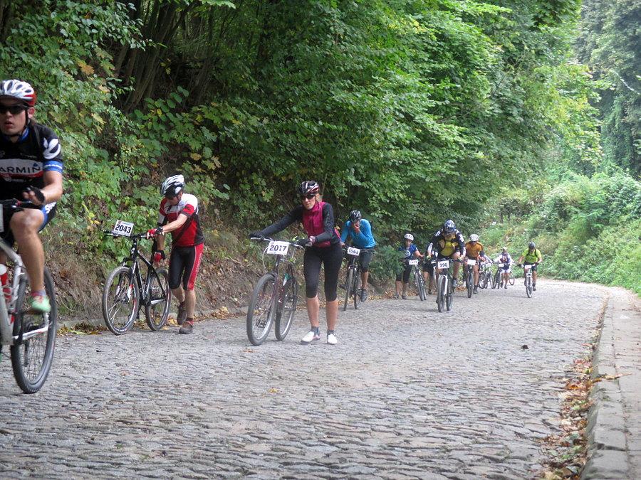 Mazovia MTB Kazimierz Dolny - druga stromizna ulicy Zamkowej (17.7%/100m + 14.0%/100m)