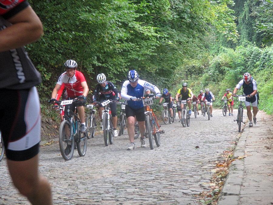 Mazovia MTB Kazimierz Dolny - druga stromizna ulicy Zamkowej (17.7%/100m + 14.0%/100m)