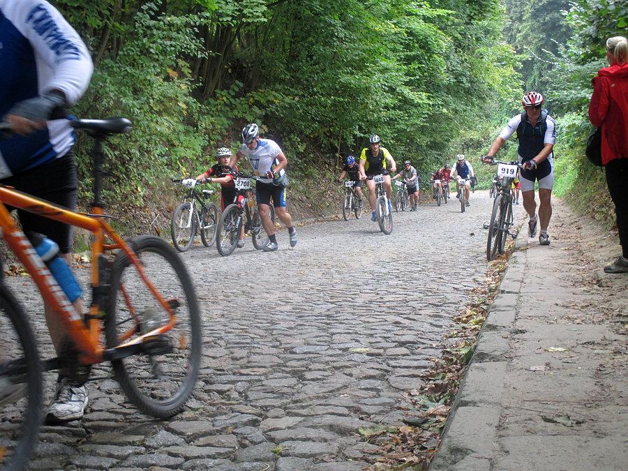 Mazovia MTB Kazimierz Dolny - druga stromizna ulicy Zamkowej (17.7%/100m + 14.0%/100m)