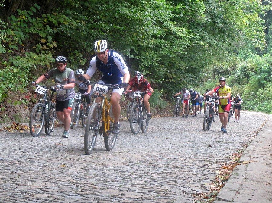 Mazovia MTB Kazimierz Dolny - druga stromizna ulicy Zamkowej (17.7%/100m + 14.0%/100m)