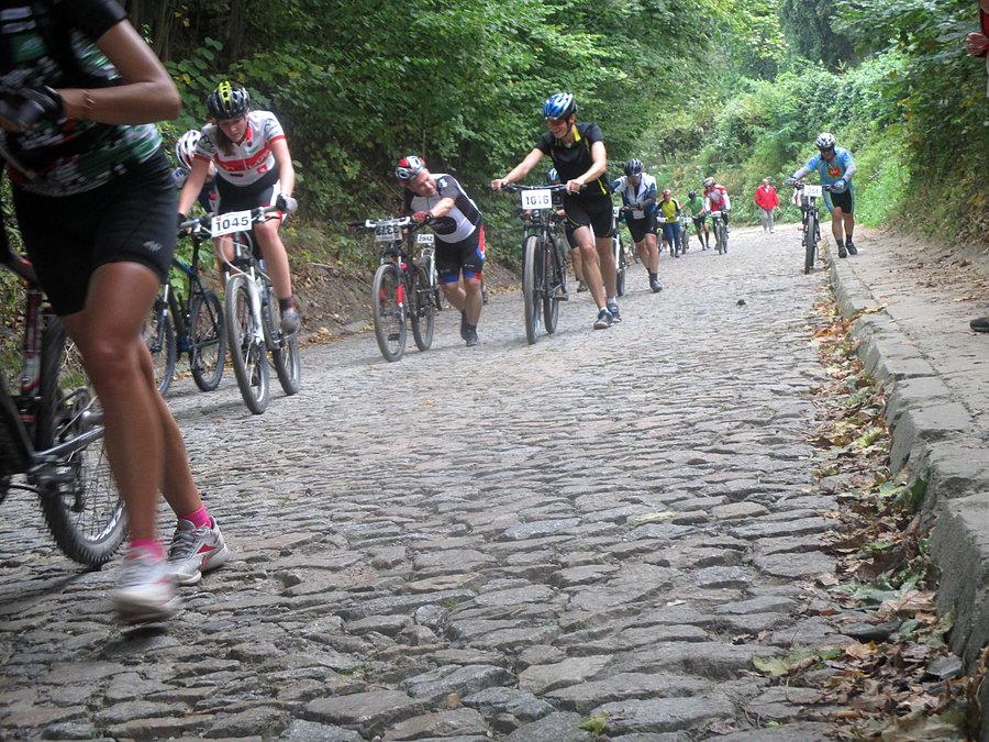 Mazovia MTB Kazimierz Dolny - druga stromizna ulicy Zamkowej (17.7%/100m + 14.0%/100m)