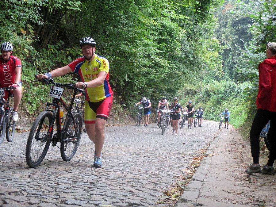 Mazovia MTB Kazimierz Dolny - druga stromizna ulicy Zamkowej (17.7%/100m + 14.0%/100m)