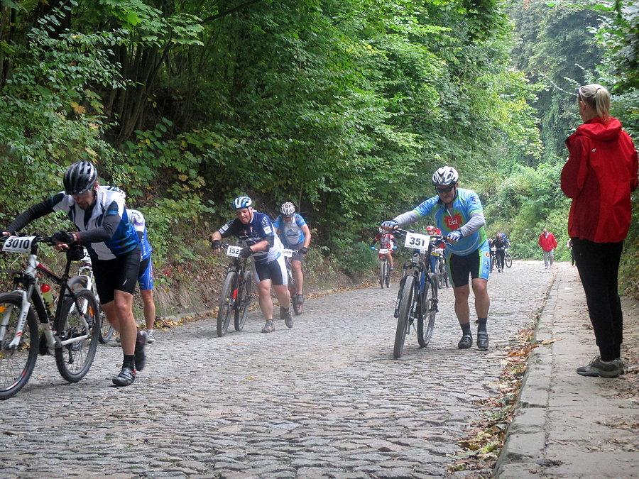 Mazovia MTB Kazimierz Dolny - druga stromizna ulicy Zamkowej (17.7%/100m + 14.0%/100m)