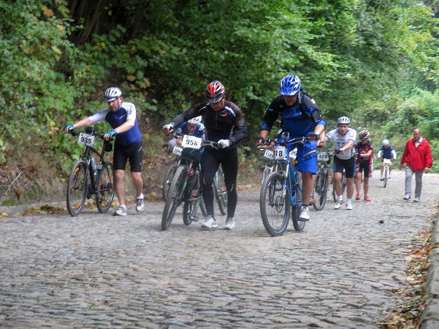 Mazovia MTB Kazimierz Dolny - druga stromizna ulicy Zamkowej (17.7%/100m + 14.0%/100m)