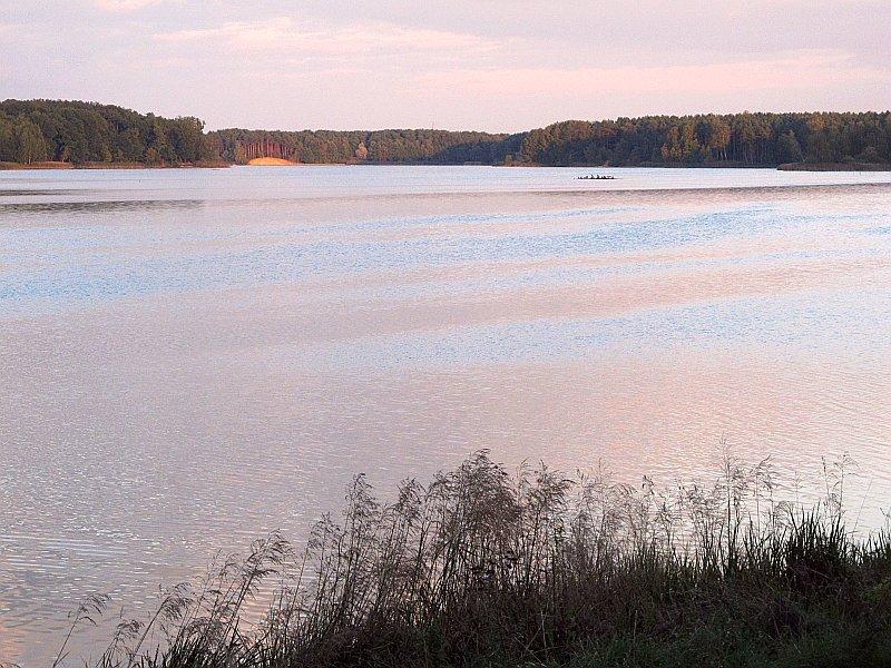 Jezioro Kowalskie - wieczorowy klimat w Barcinku
