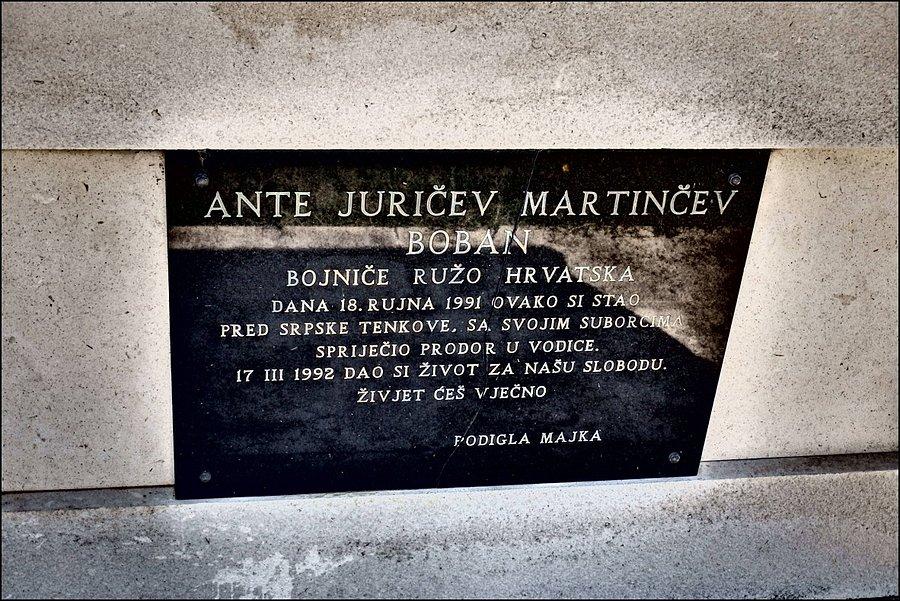 Pomniku część następna