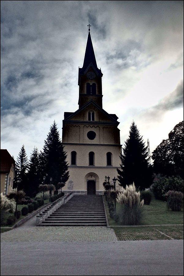 Kościół w całej okazałości
