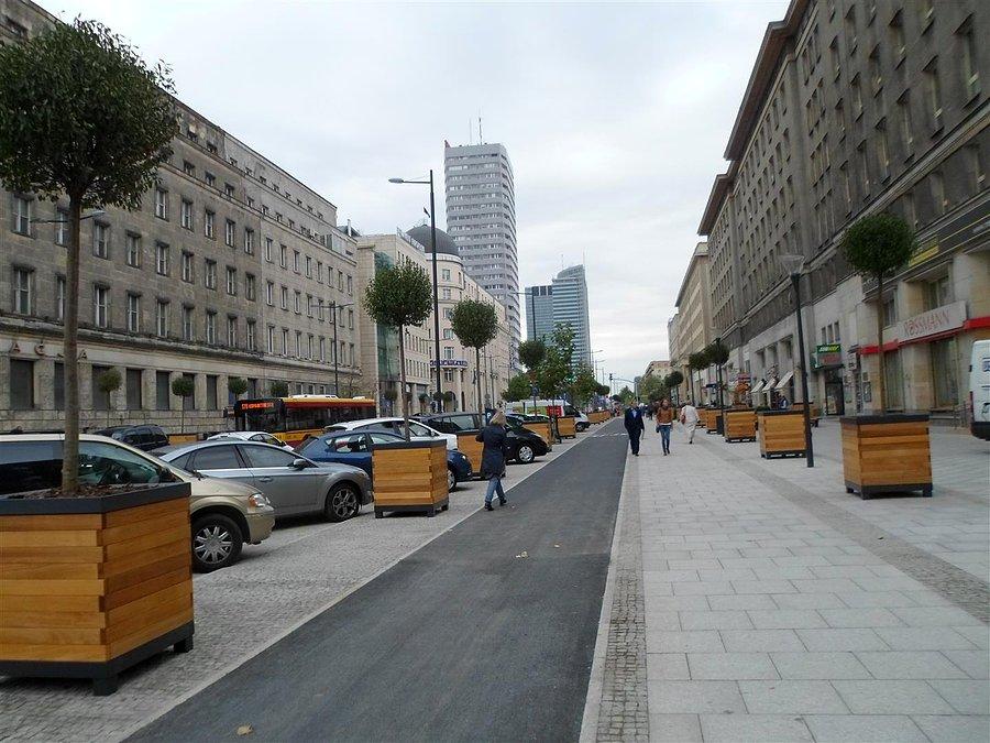 Świętokrzyska zmieniona w deptak spacerowo-rowerowy