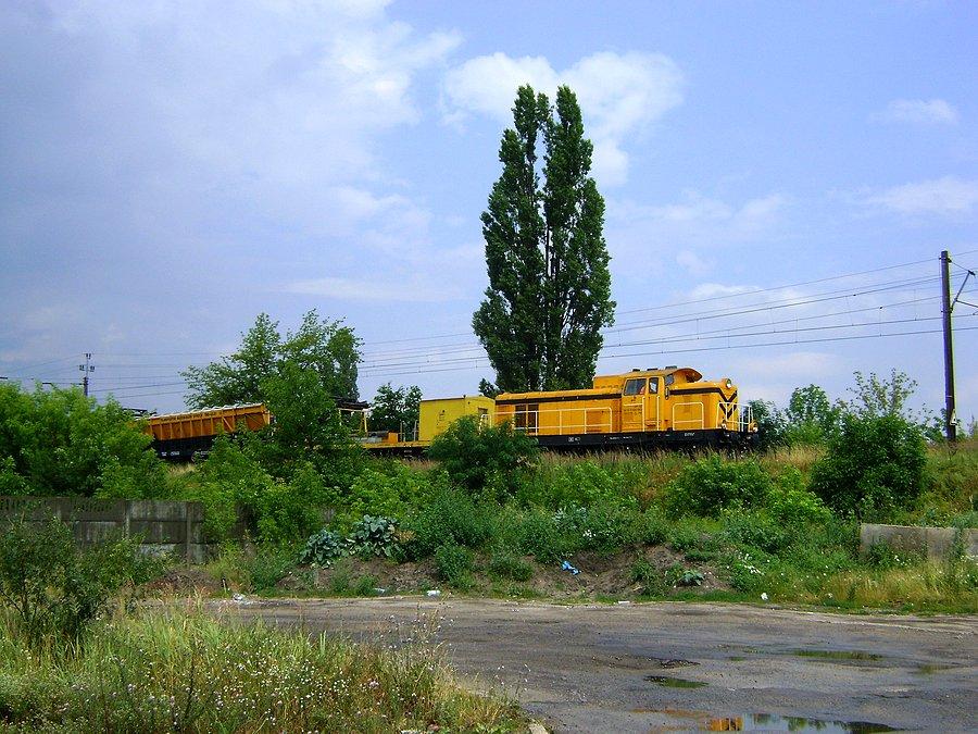 SM42-2131 należąca do PNI powoli zbliża się do stacji Tomaszów Mazowiecki