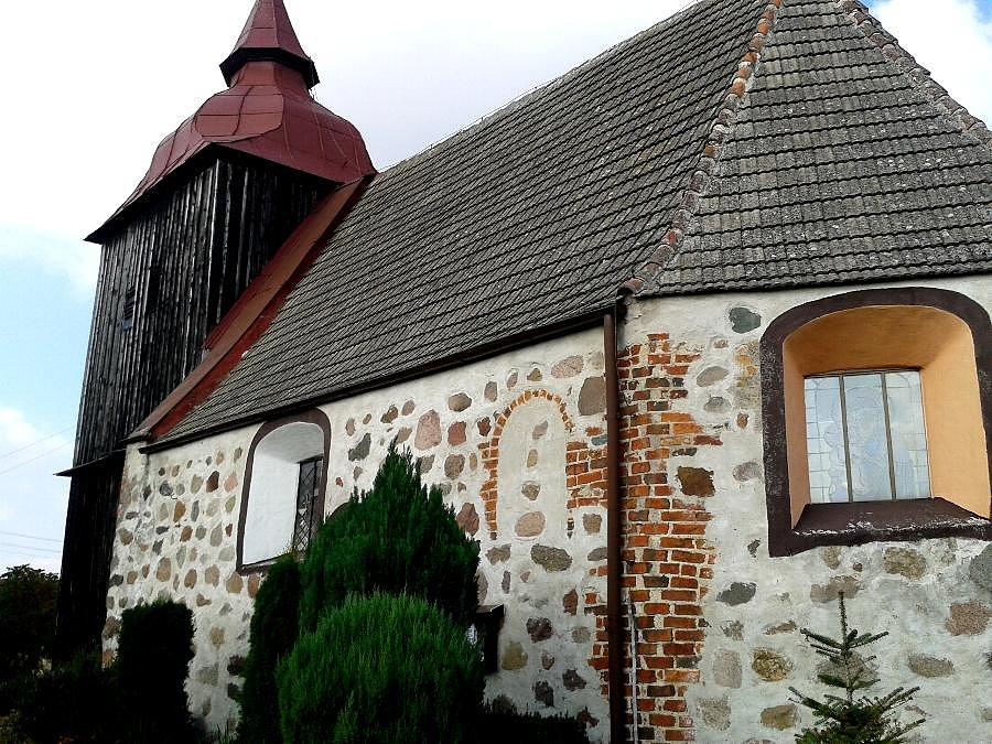 Kościół filialny p.w. MB Szkaplerznej z ok. 1470 r.w Słodkówku