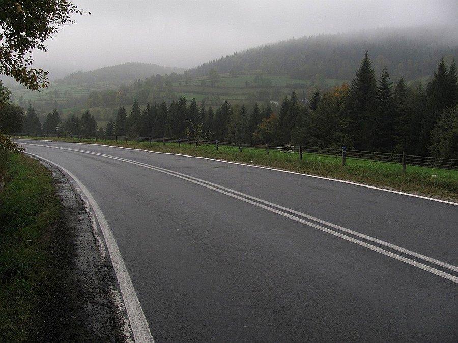 Po przemknięciu przez przełęcz nie jest lepiej w pogodzie