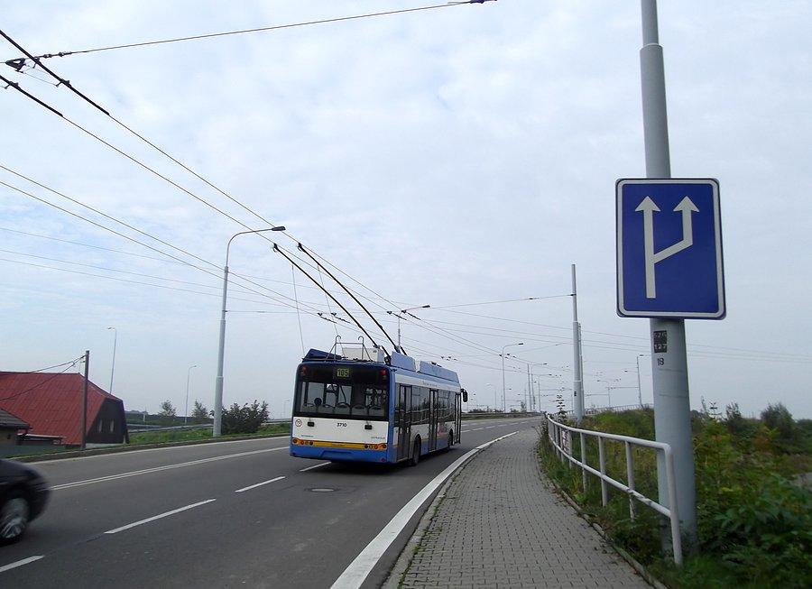 Trolejbus na drodze do Antosovic