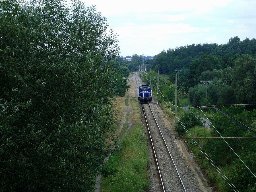 SM42-2307 Orion Kolej luzem mija PO Tomaszów Mazowiecki Białobrzegi