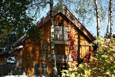 Galeria pod kapliczkami, tuż obok klasztoru o.o. Franciszkanów w Łodzi - Łagiewnikach