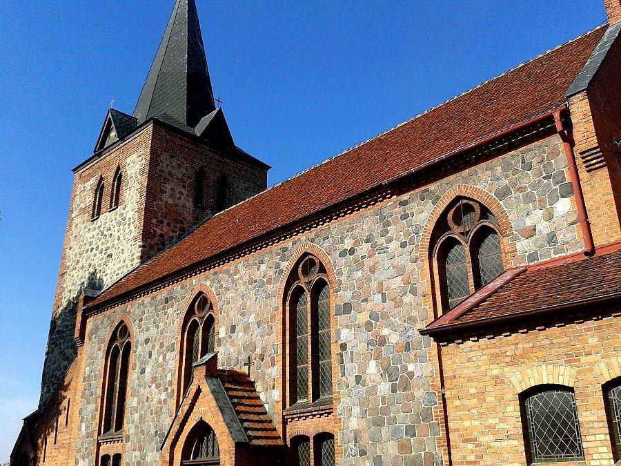 Kościół parafialny p.w. Niepokalanego Poczęcia NMP w Zamęcinie