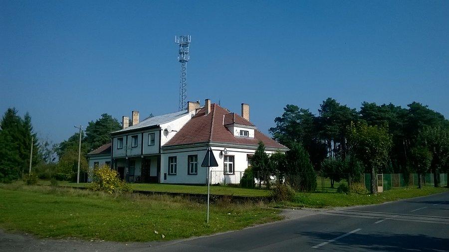 Nieczynny dworzec kolejowy w Krapkowicach - Otmęcie