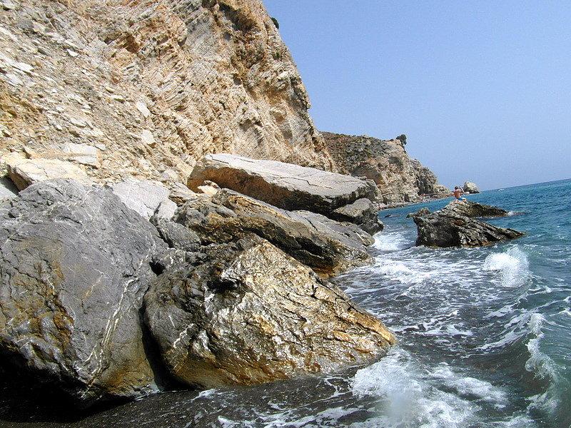 Kamienista plaża przy źródłach termalnych …wyspa Kos
