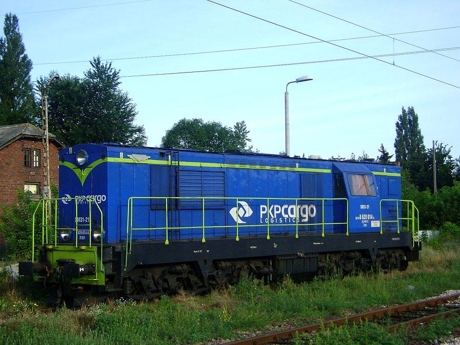 SM31-21 odpoczywa na stacji Tomaszów Mazowiecki