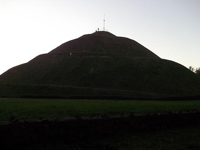 Kopiec J. Piłsudskiego w Lesie Wolskim