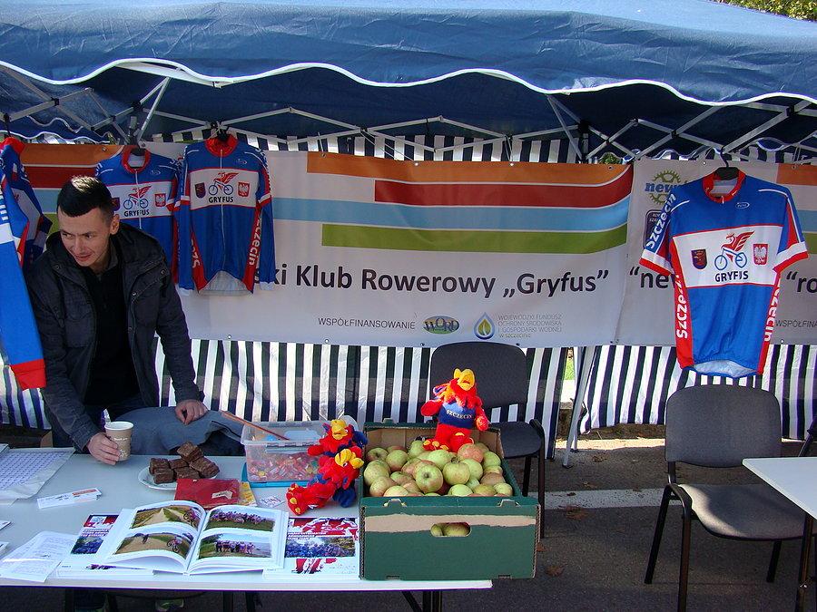 Piknik Rowerowy na Jasnych Błoniach - 04.10.2014 stoisko Szczecińskiego Klubu Rowerowego Gryfus
