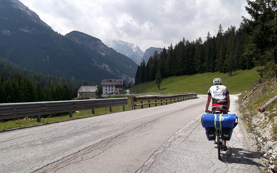 Od tego miejsca rozpoczęliśmy długi zjazd, jak się okazało ponad 100 km !