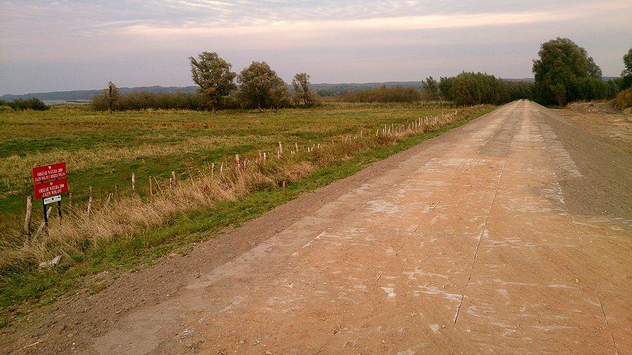 Wyremontowany wał na czole Zalewu Wiślanego