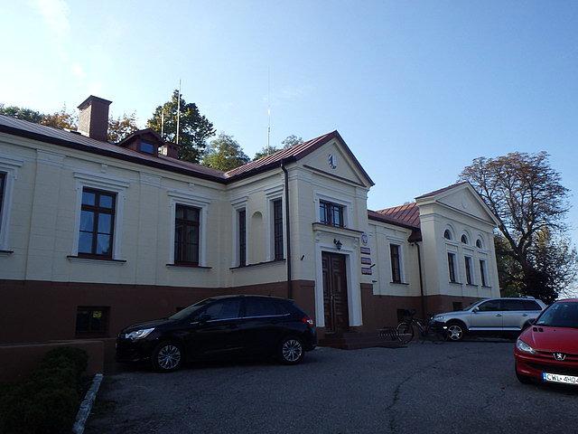 Zespół dworski z końca XIX w. w Baruchowie - obecnie siedziba urzędu gminy