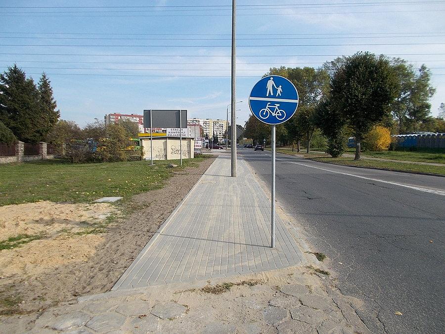 Odrodzenia - 200 metrów chodnika i ścieżki rowerowej