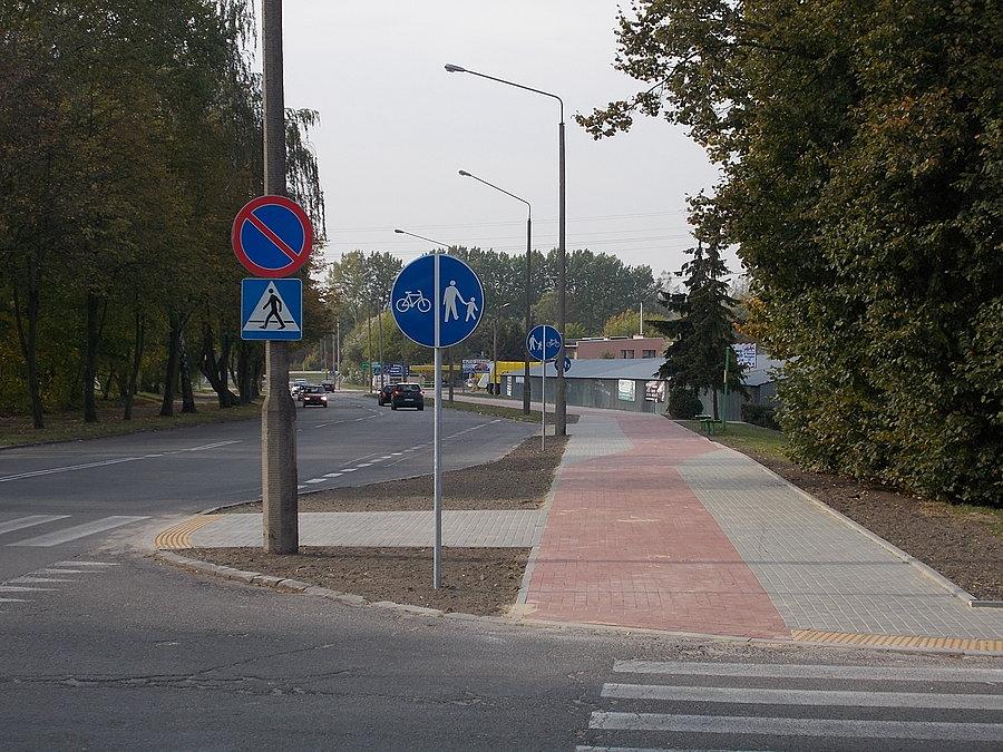 Odrodzenia - 200 metrów chodnika i ścieżki rowerowej