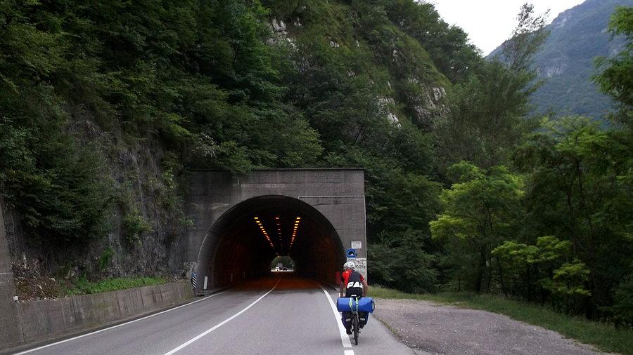 Kolejny tunel