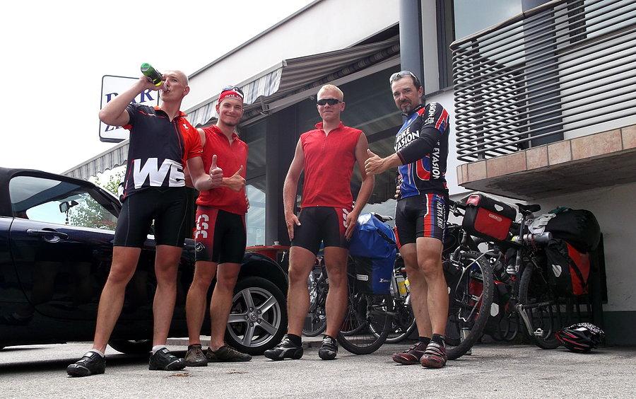 Jak dobrze spotkać rodaków i to też rowerowych wyprawowiczów :)