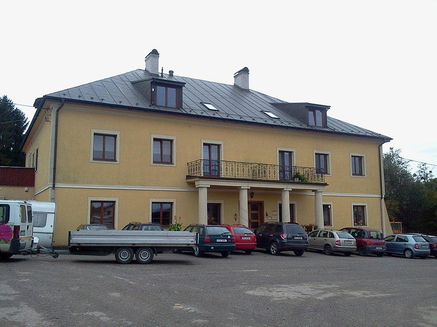 Dwór w Dolnych Błędowicach