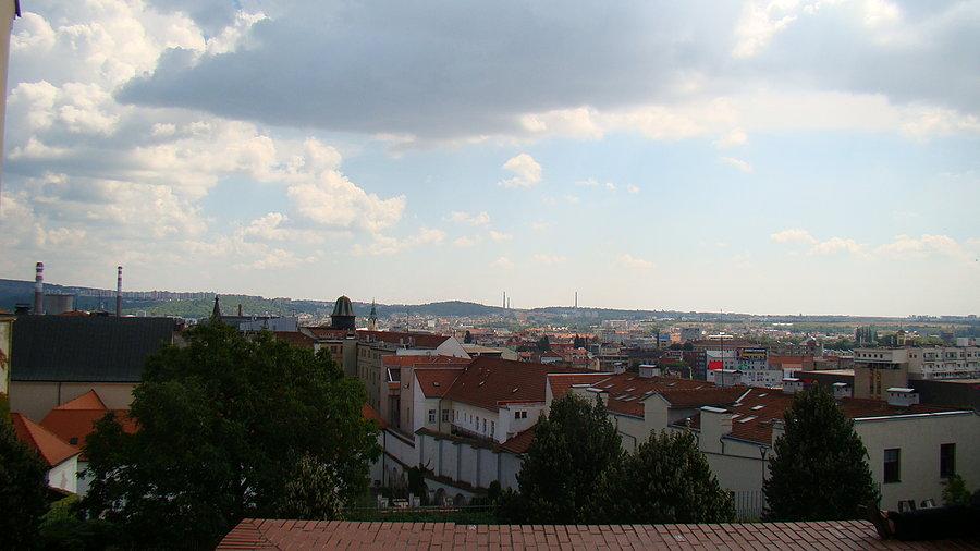 Widok z placyku koło katedry