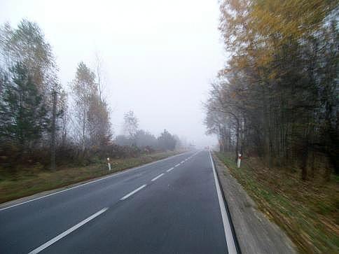 A po drodze ścielą się październikowe mgły