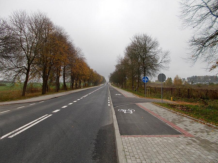 Początek drogi rowerowej przed Pasłękiem